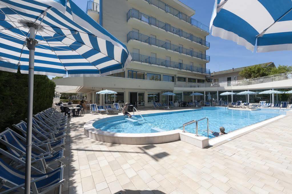 Hotel Miami Lido di Jesolo Bagian luar foto